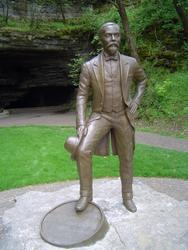 602-Jack_Daniels_statue_333.jpg