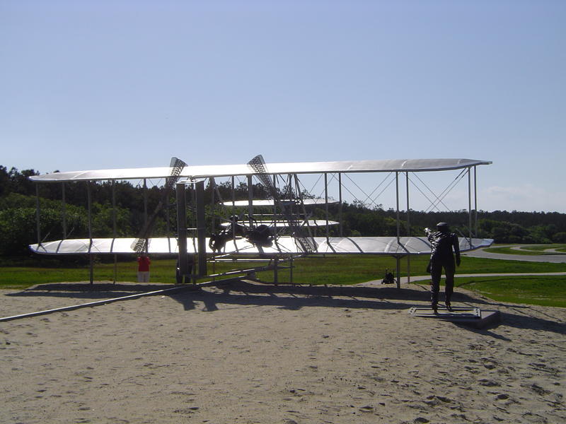 replica of the wright brothers plane, kitty hawk, north carolina