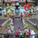 606-elvis_grave_66.jpg