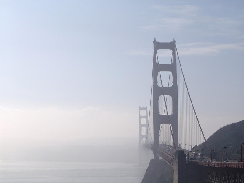 san franciscos golden gate bridge shrouded in a sea mist