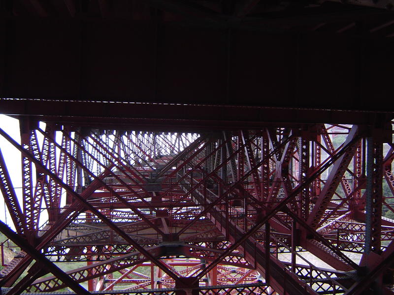 details of the engineering structure of the golden gate bridge, san francisco