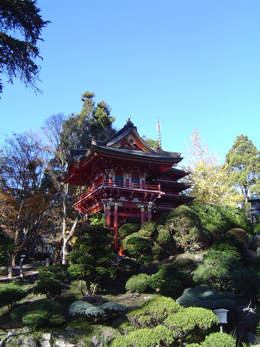 gate to the japanese tea gardens in the golden gate park, san francisco