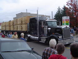 717-local_parade01092.jpg