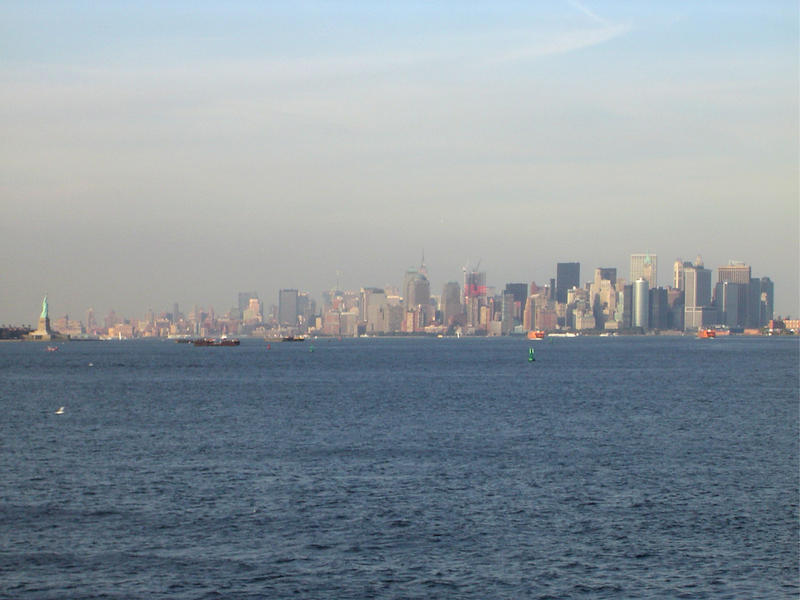 manhattan island and the statue of liberty