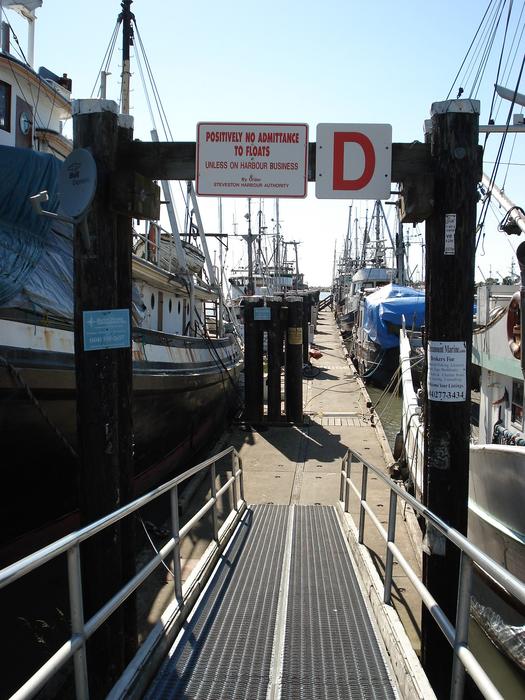 Fishing Boats docked at Steveston, BC - 1632 1224 - 560 kb - jpg