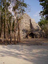 1816-Pyramid Runis