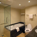 2475   moden hotel bathroom