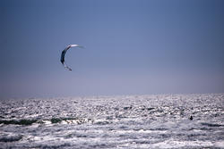 2521-kite surfer