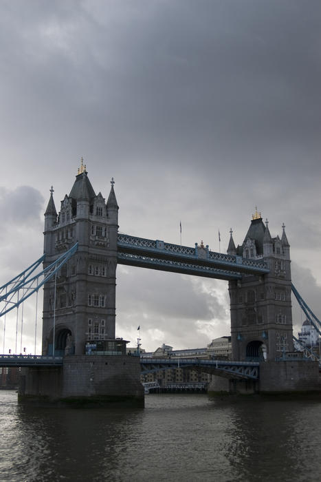londons famous landmark bascule bridge