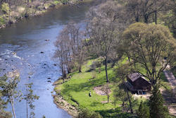2796-river bank