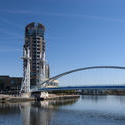 2165-salford quay lifting footbridge