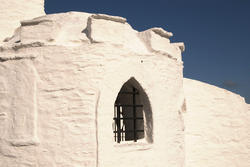 2739-Huer&#039;s Hut Windows