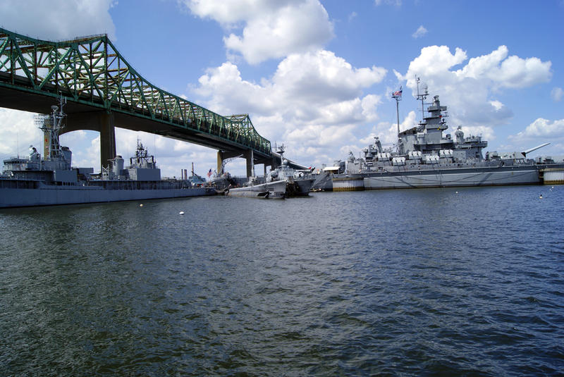 <p>Battleship Cove I</p>Sony A-330 DSLR