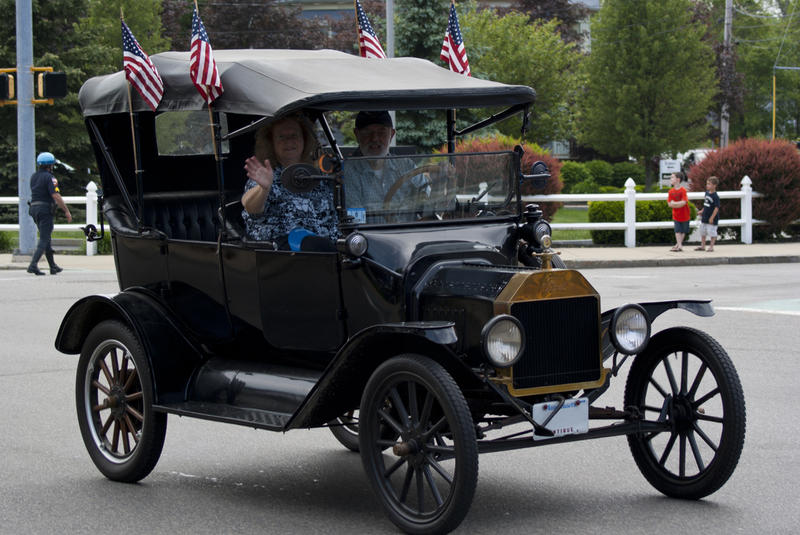 <p>An Antique Car 4</p>Antique Car in Parade