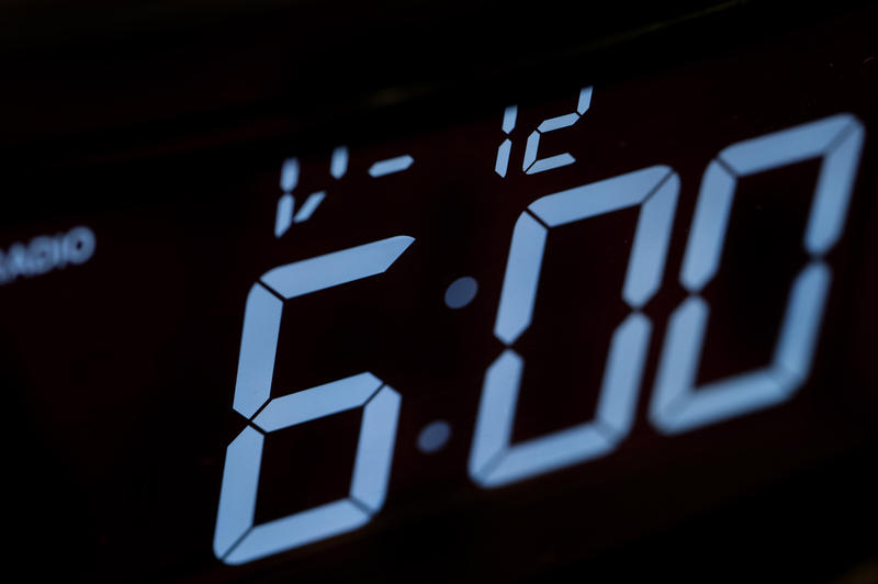 an early 6 am alarm clock call