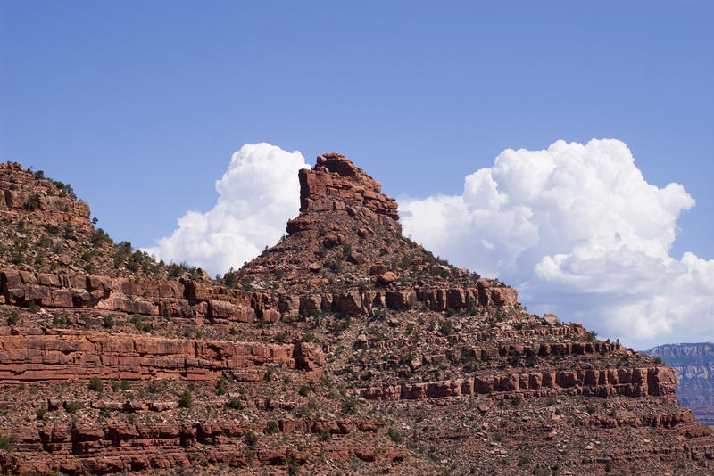 rock formations on the rim of the grand canyon