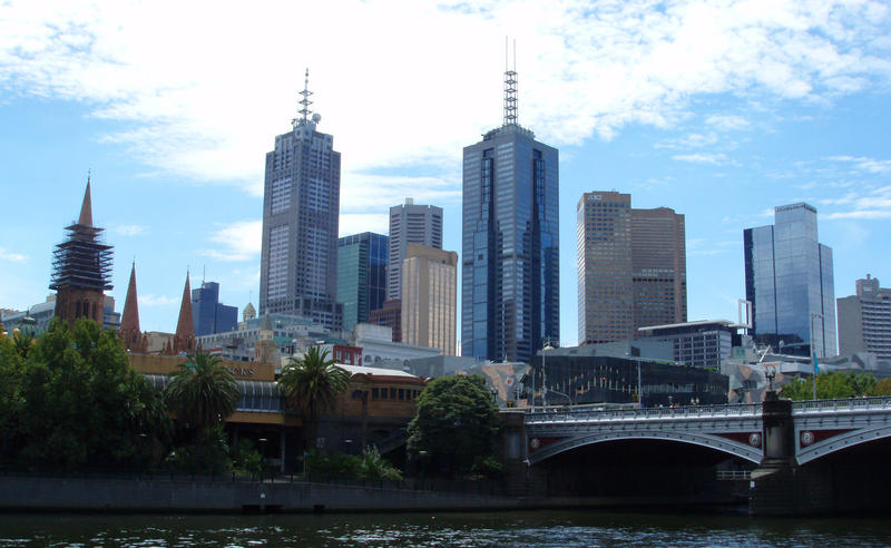 a view across the yarra river towards melbourne CBD