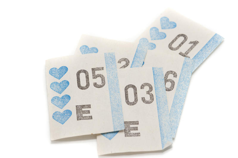 5 numbered paper raffel tickets