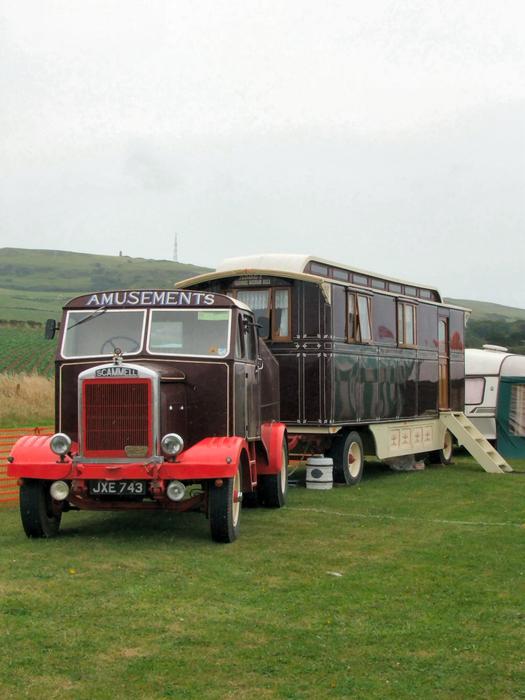 <p>Showman's living trailer &nbsp;tractor, Chale, Isle of Wight&nbsp;</p>