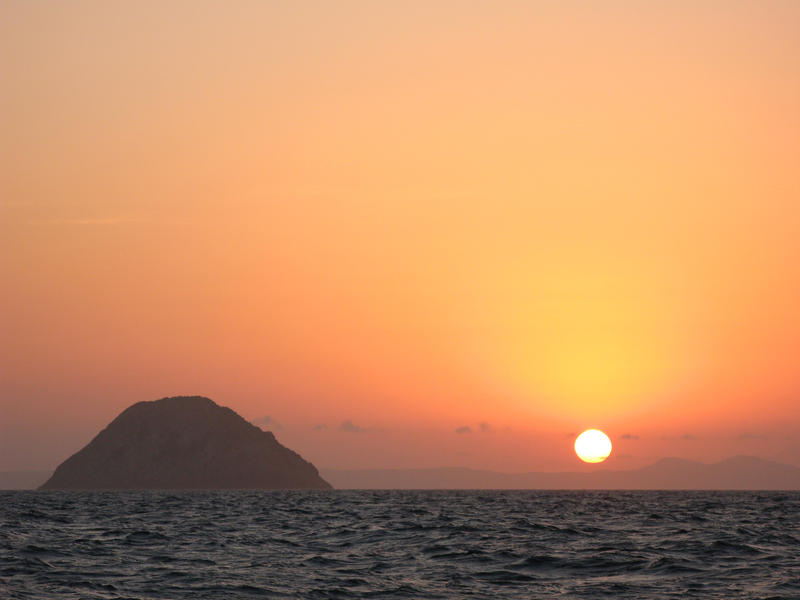 golden orange setting sun