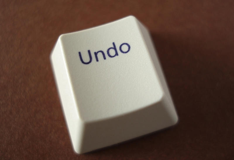 an undo key from an old computer keyboard