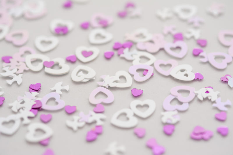 3831-love heart confetti