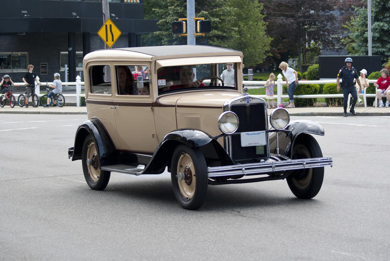 <p>An Antique Car 2</p>Antique Car in Parade