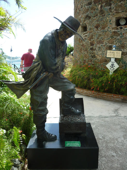 a statue of captain henry morgan