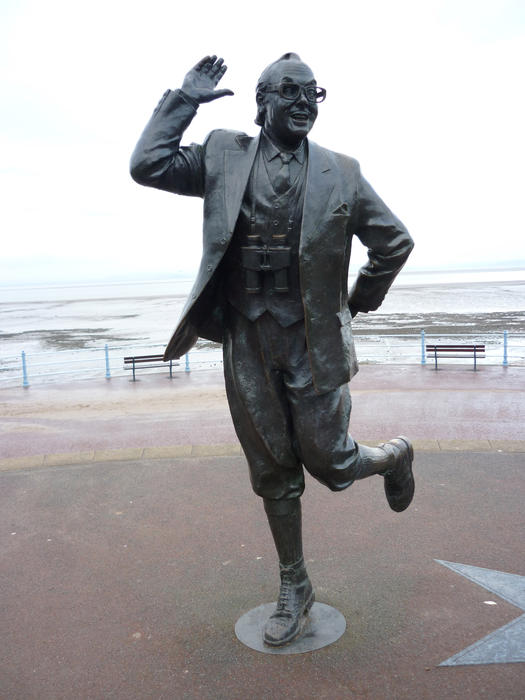 statue of entertainer eric morcambe on morcambe promenade