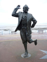 4866   eric morcambe statue