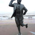 4866   eric morcambe statue