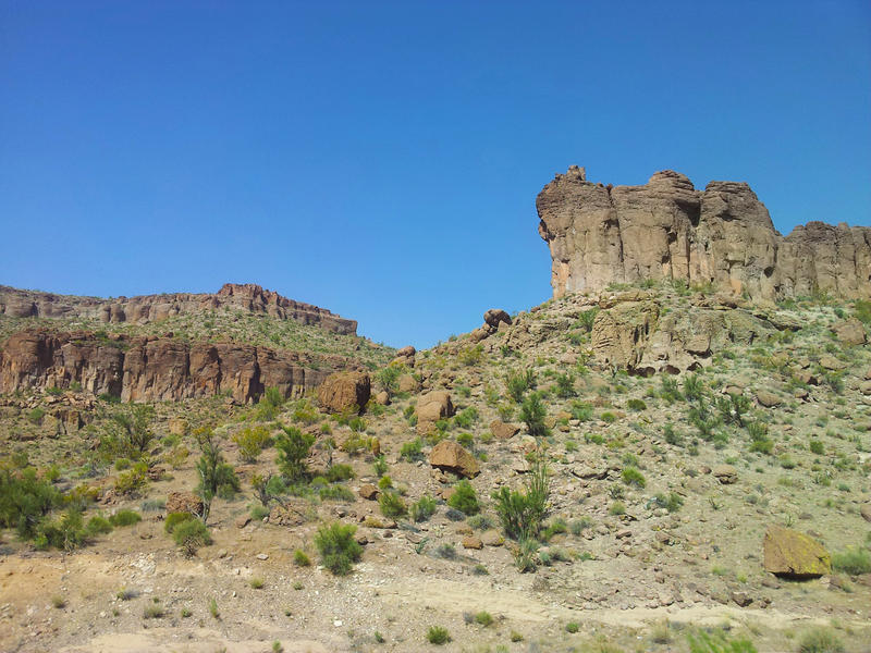 <p>Arizona desert rock out crop.</p>