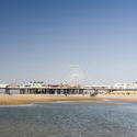 7646   Blackpool Tower and central pier