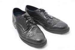 5290   Smart leather shoes for a man