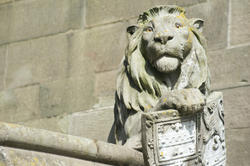 7587   Lion on the Cardiff Castle animal wall