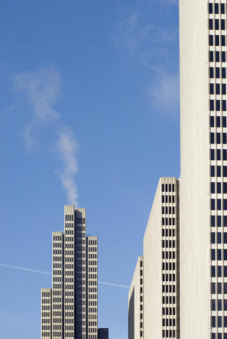 modern san francisco architecture, the Embarcadero Center located in the financial district near the Embarcadero Building