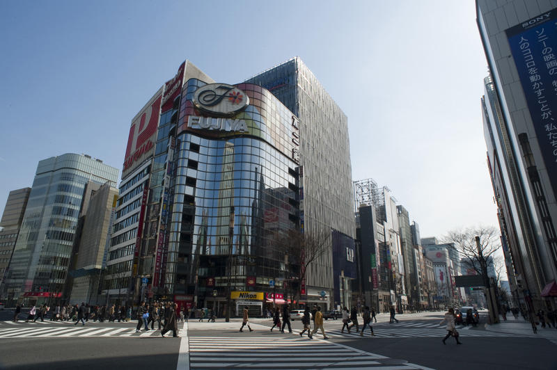 A quiet day at the ginza intersection - clear sunny sky