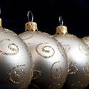 6817   Glitter patterned Christmas balls