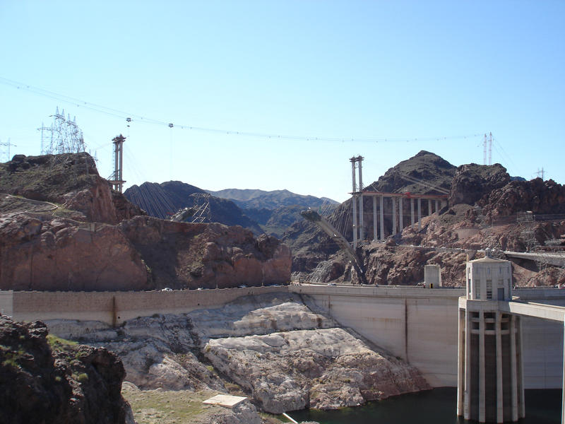 an image taken during the construction of the new hoover dam bridge