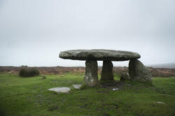 7320   Dolmen or portal tomb, Lanyon Quoit