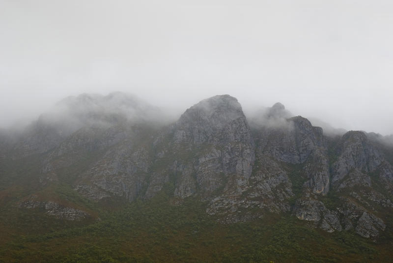 cliffs on the side of the sentinel range, tasmanian wilderness