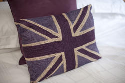 9981   British themed bedroom decor