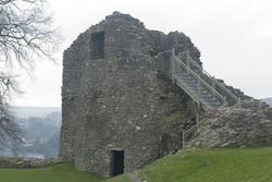 7756   Kendal Castle ruins