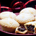 8640   Rich fruity filling in a Christmas mince pie