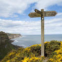 7974   Cleveland Way signpost