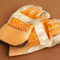 9851   Pair of gardening protection gloves, on orange