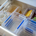 8144   Plastic kitchen containers
