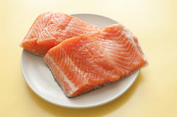 10625   Fresh Salmon Fish Meat Slices on a Plate