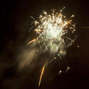 8895   Sparkling exploding fireworks