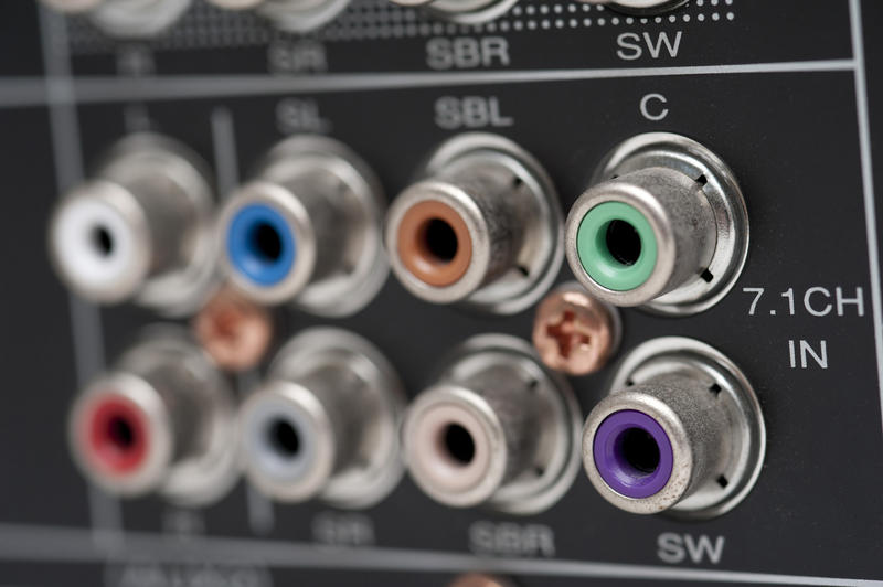 Descrete photo line connectors for 7.1 channel surround sound